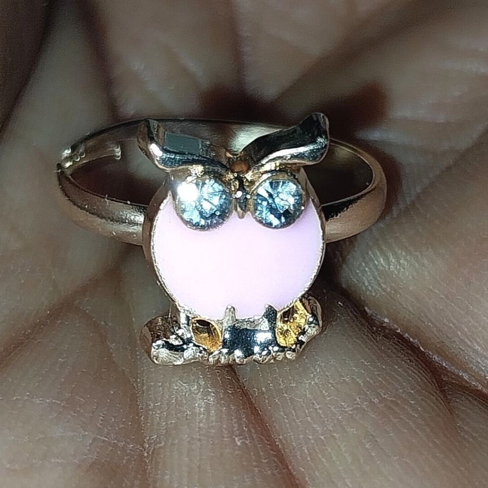 Super cute girls jeweled adjustable ring